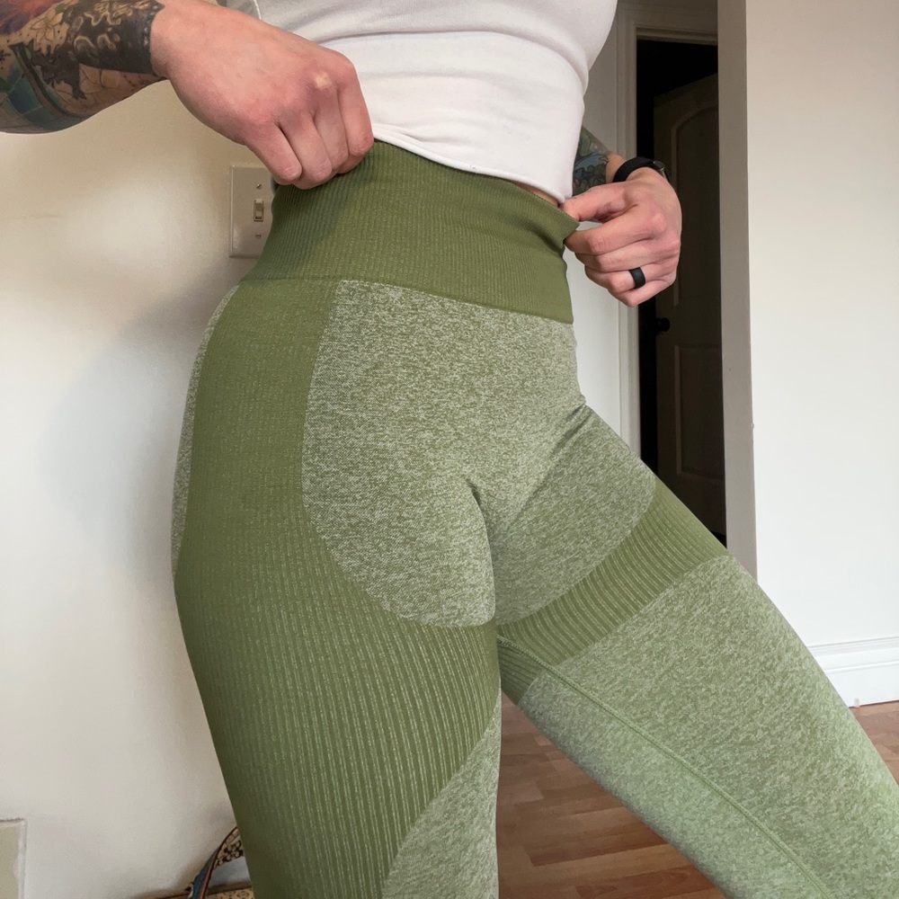 Green high waisted contour leggings size S